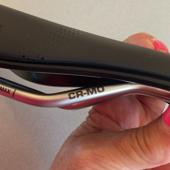 Silverado WtB black bike seat - Picture 5 of 7